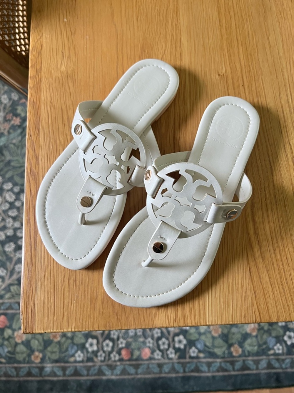 Tory Burch Miller Sandals Cream/Ivory Leather Flat Thong Flip Flops Sz 9